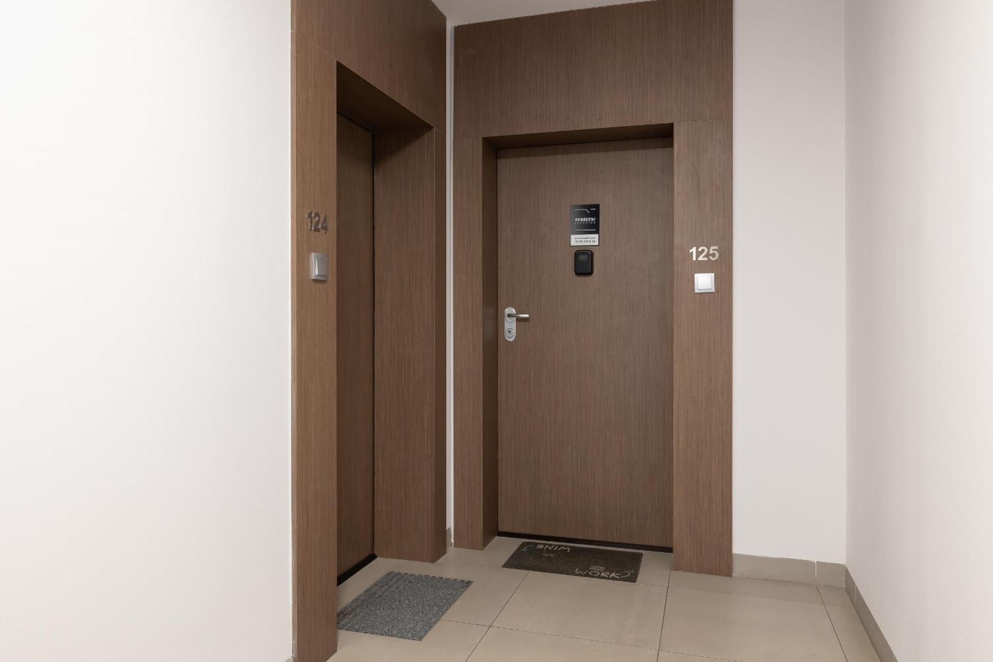 Cracow Pradnik Spacious & Family Apartment With 3 Bedroom By Renters Prestige Kraków Exteriör bild